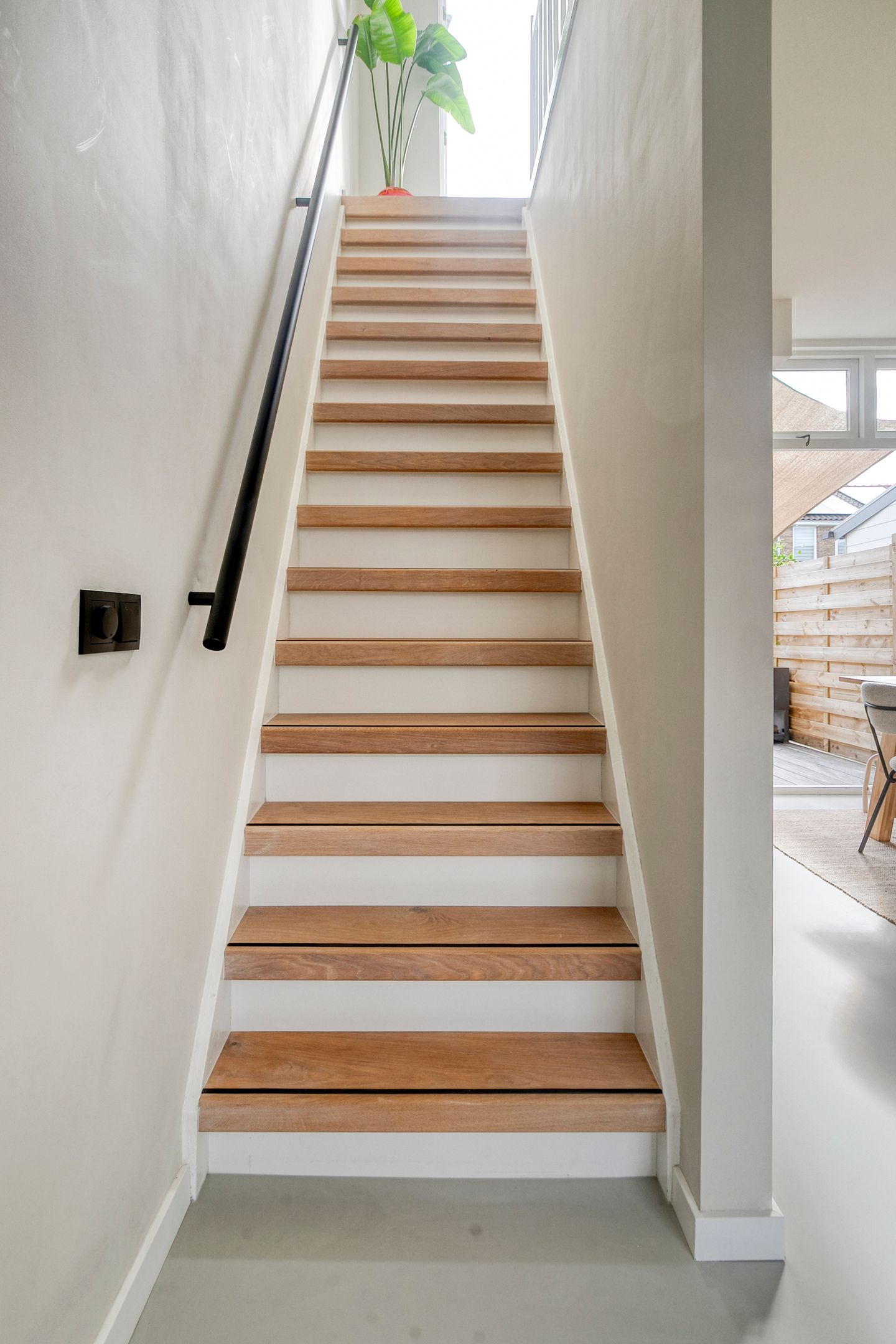 Foto 21 van Graaf van Bloisstraat 60