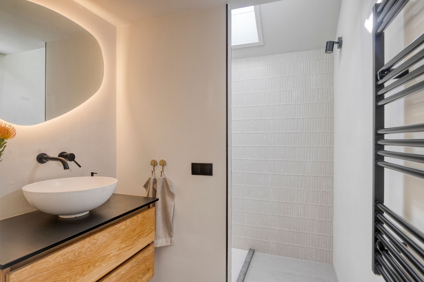 Foto 25 van Graaf van Bloisstraat 60