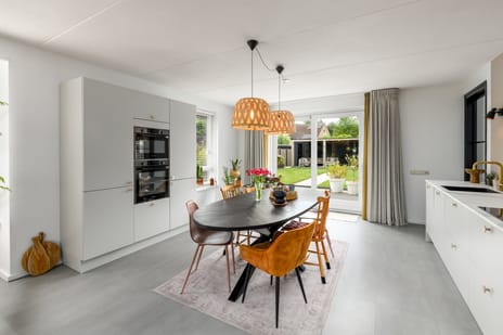 Topaas 2-A secondary image