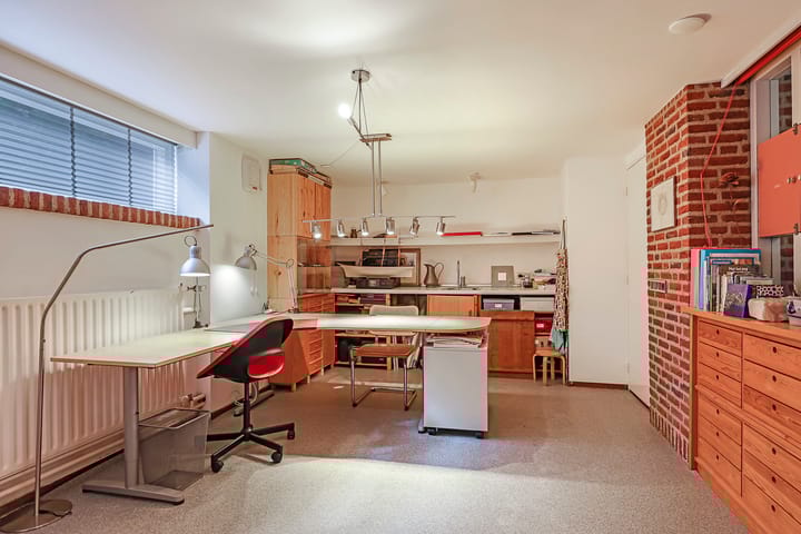 Photo 37 of Lucaslaan 15