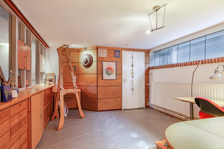 Photo 36 of Lucaslaan 15