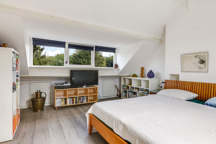 Photo 58 of Lucaslaan 15