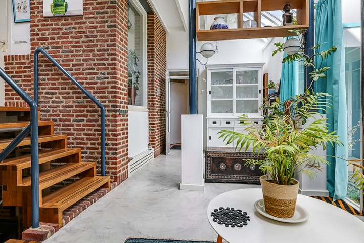 Photo 62 of Lucaslaan 15