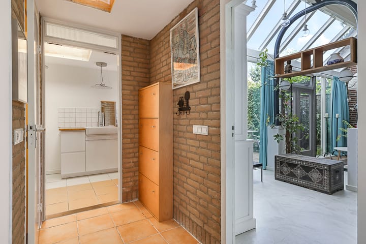 Photo 63 of Lucaslaan 15