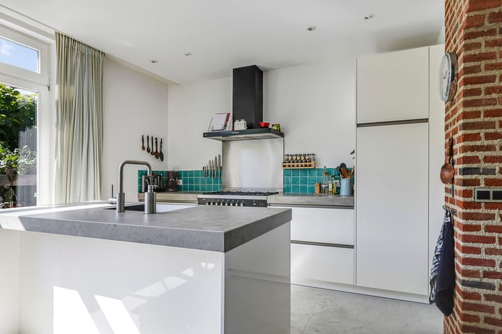 Photo 17 of Lucaslaan 15