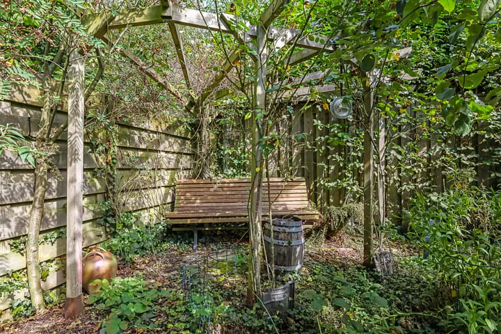 Photo 82 of Lucaslaan 15