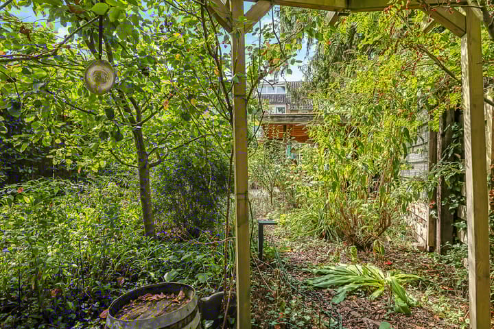 Photo 84 of Lucaslaan 15