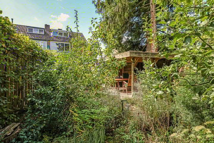 Photo 85 of Lucaslaan 15