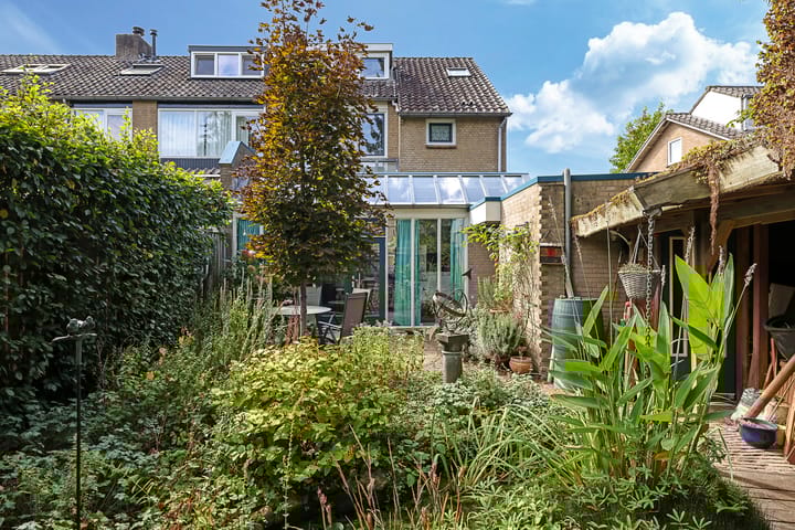 Photo 87 of Lucaslaan 15