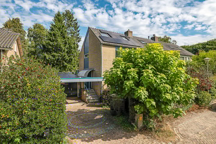 Photo 94 of Lucaslaan 15