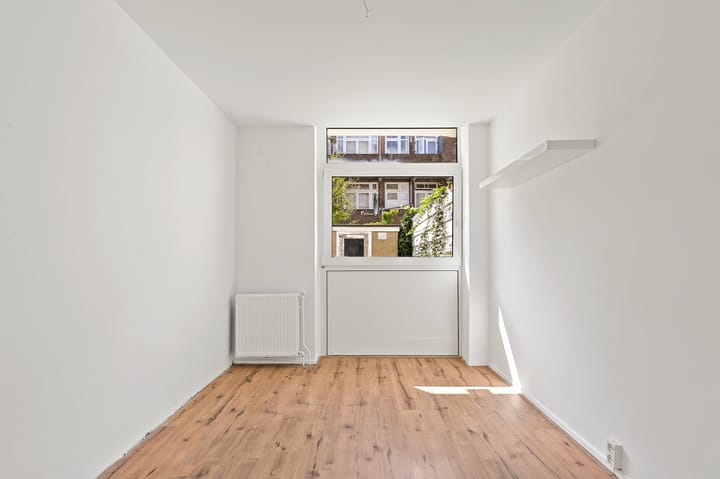 Foto 17 van Ernest Staasstraat 45