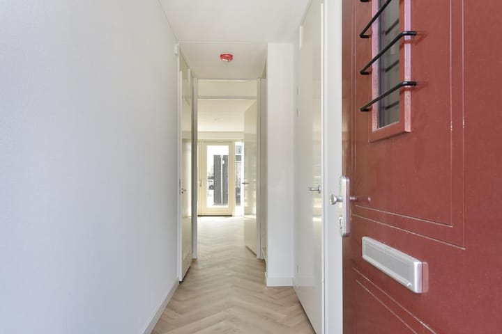 Photo 6 of Doris Lessinglaan 116