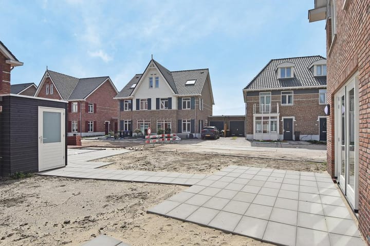 Photo 16 of Doris Lessinglaan 116