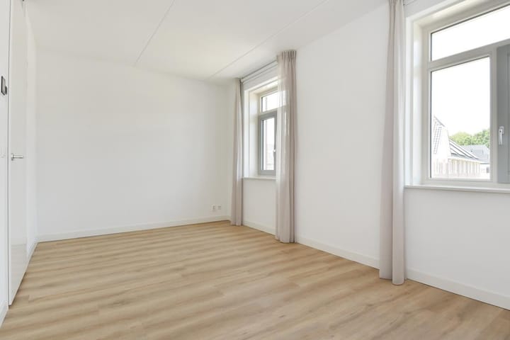 Photo 27 of Doris Lessinglaan 116