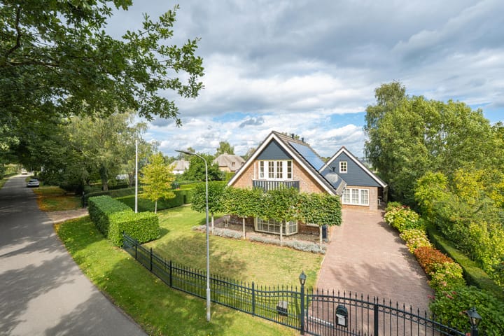 Photo 2 of Sluissestraat 18