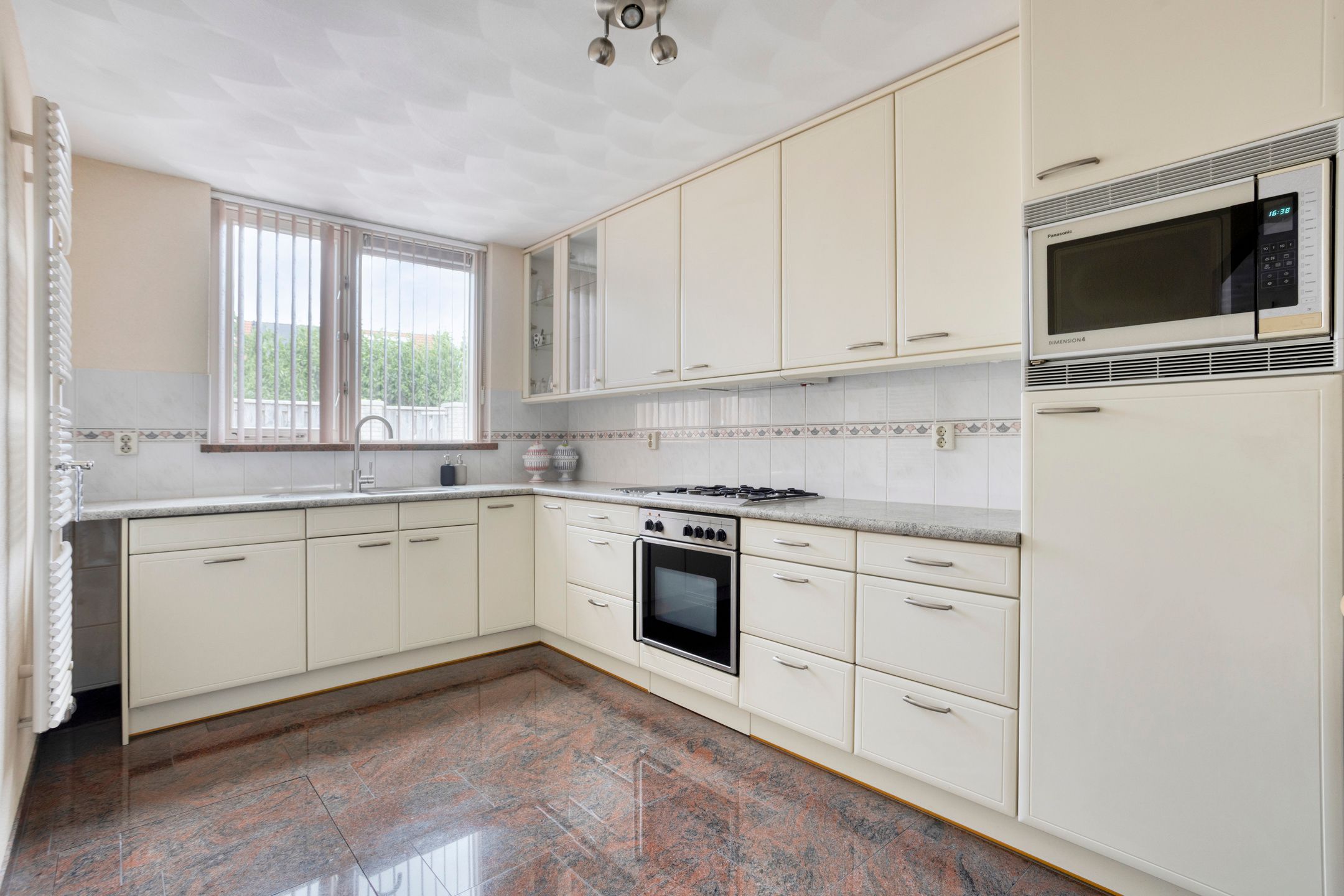 Foto 15 van Robert de Vriesstraat 7