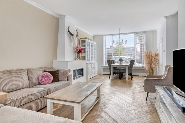 Foto 2 van Rijnweg 6