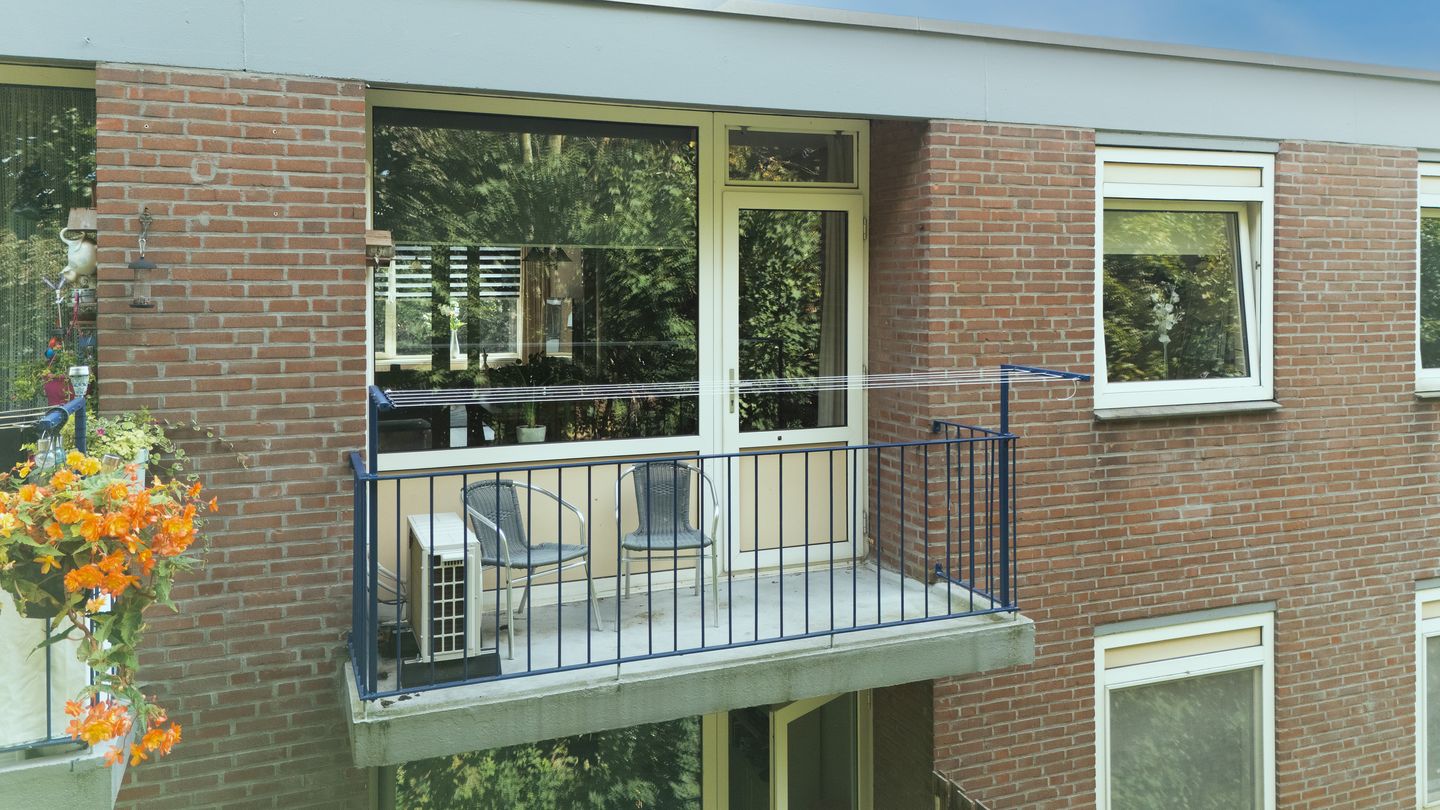 Photo 10 of Leliestraat 72