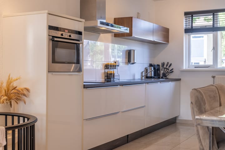 Photo 8 of Grovestins 101