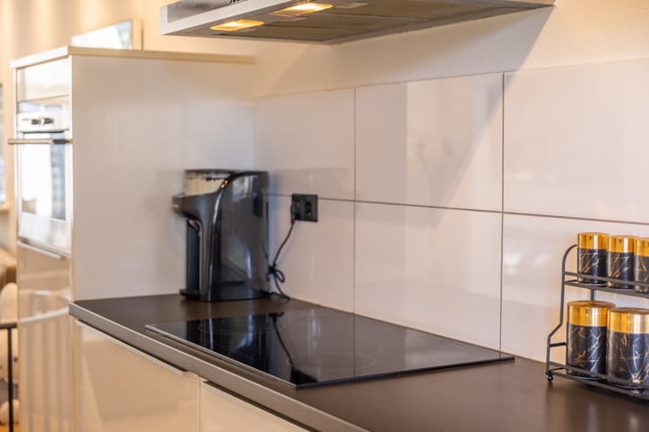 Photo 9 of Grovestins 101