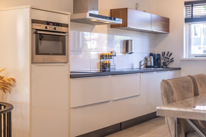 Photo 10 of Grovestins 101