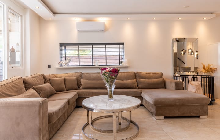 Photo 12 of Grovestins 101