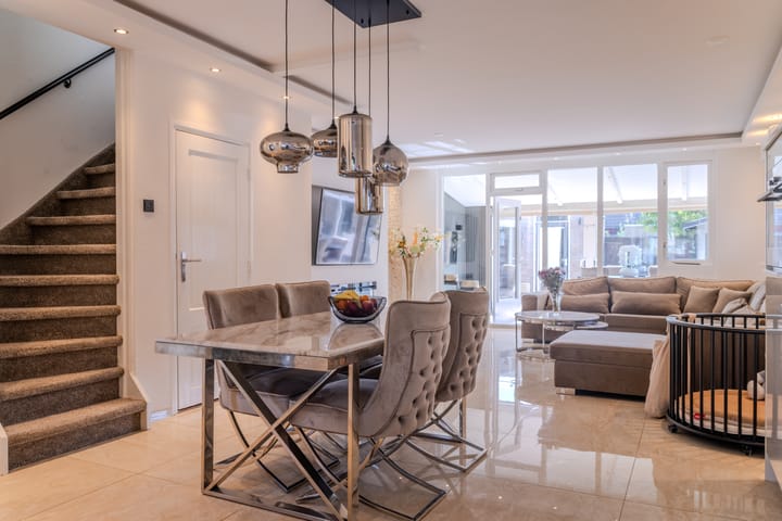 Photo 15 of Grovestins 101