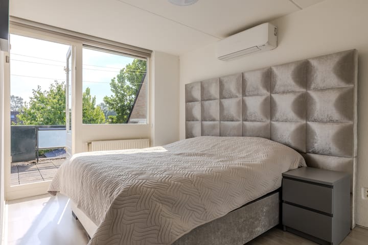 Photo 16 of Grovestins 101