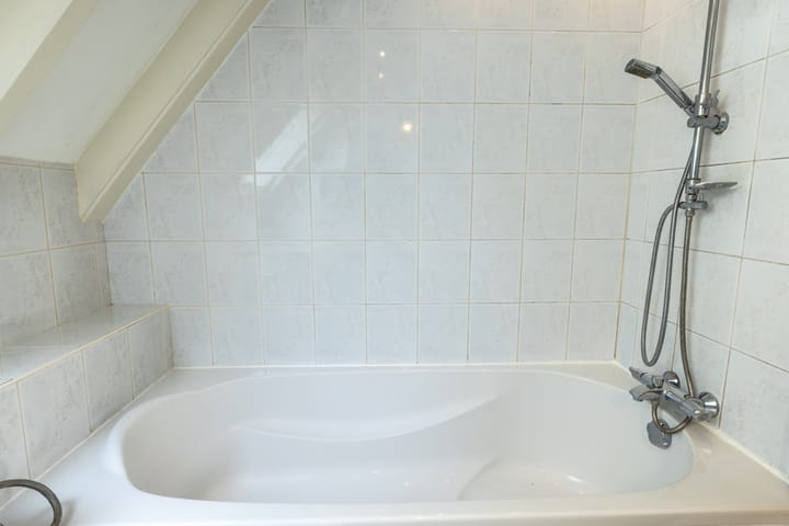 Photo 18 of Grovestins 101