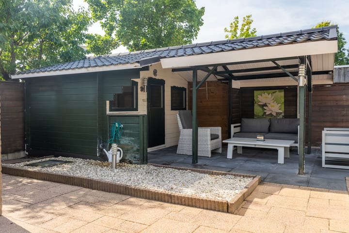 Photo 32 of Grovestins 101