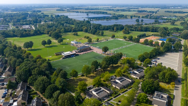 Photo 37 of Grovestins 101