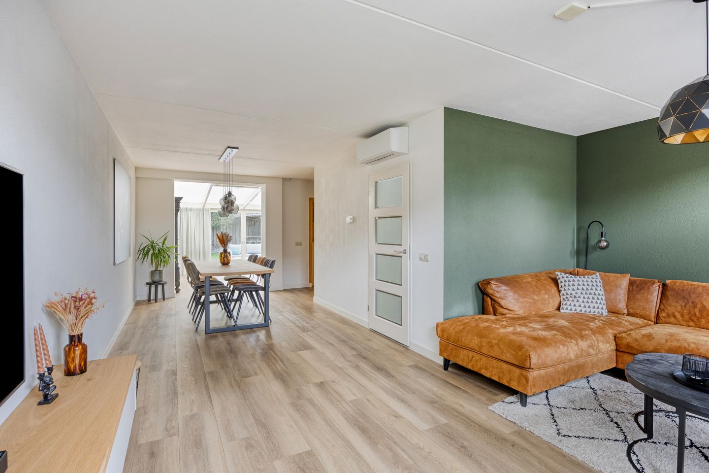 Photo 10 of Petrus Vossenstraat 6