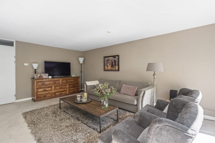 Foto 6 van Purperreiger 22