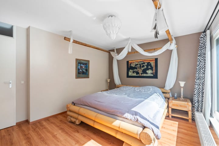 Foto 20 van Purperreiger 22