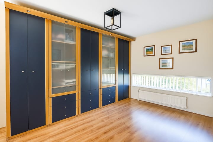 Foto 24 van Purperreiger 22