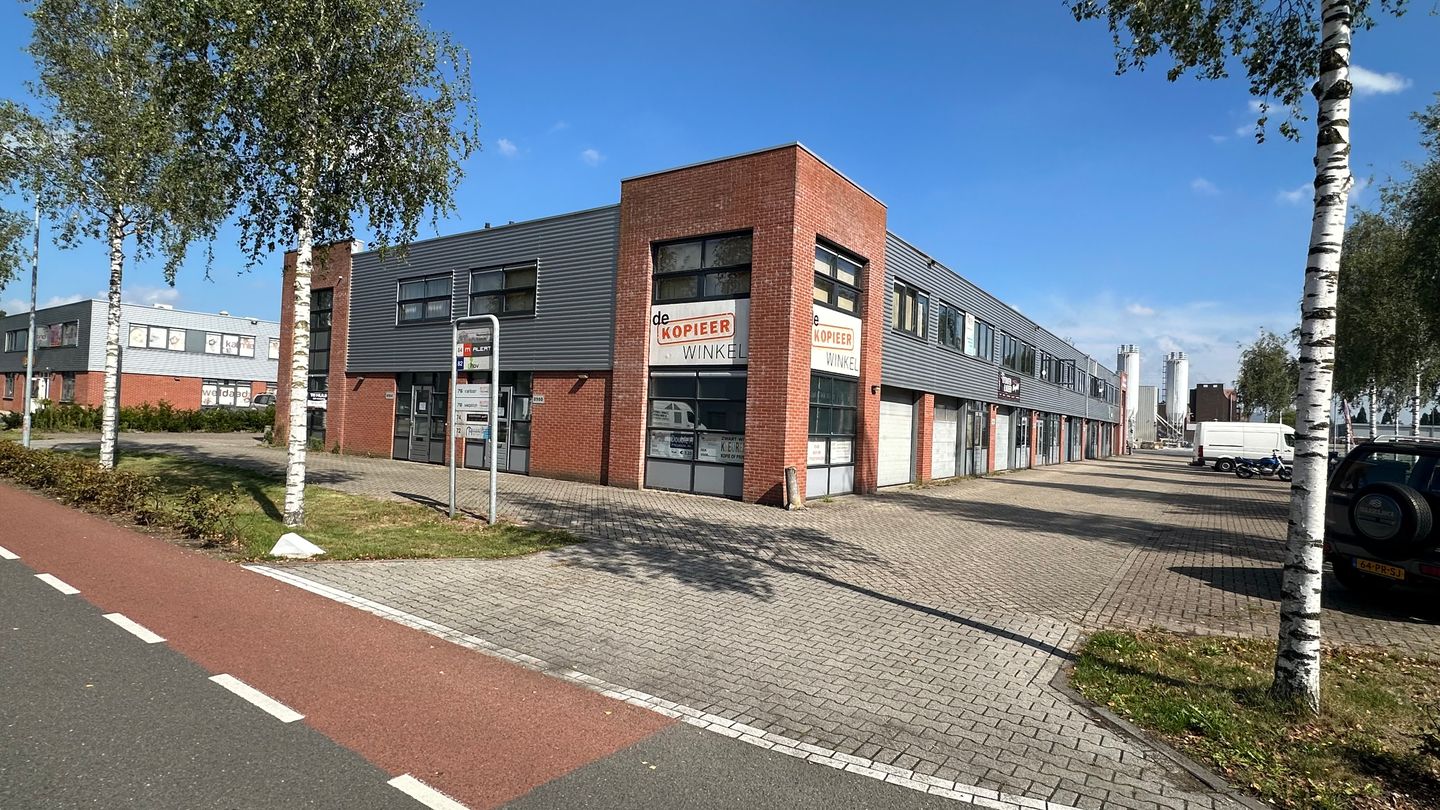 Bekijk foto 1 van Neutronenlaan 70