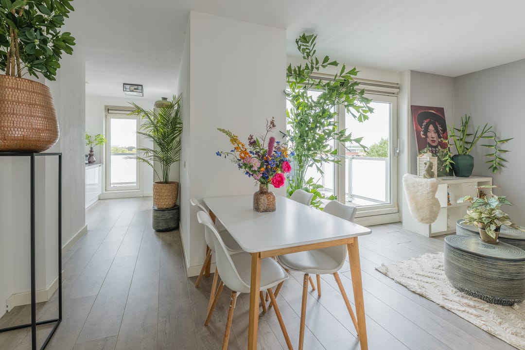 Foto 2 van Veldhovenring 64-13