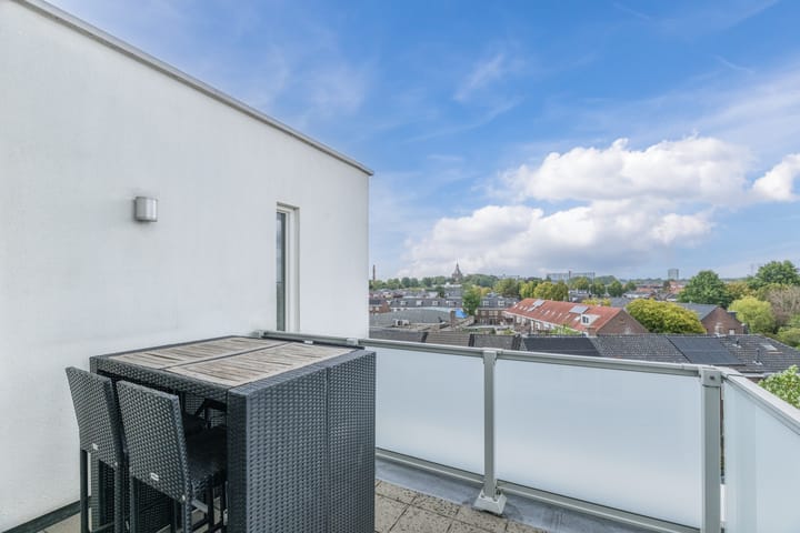 Foto 19 van Veldhovenring 64-13