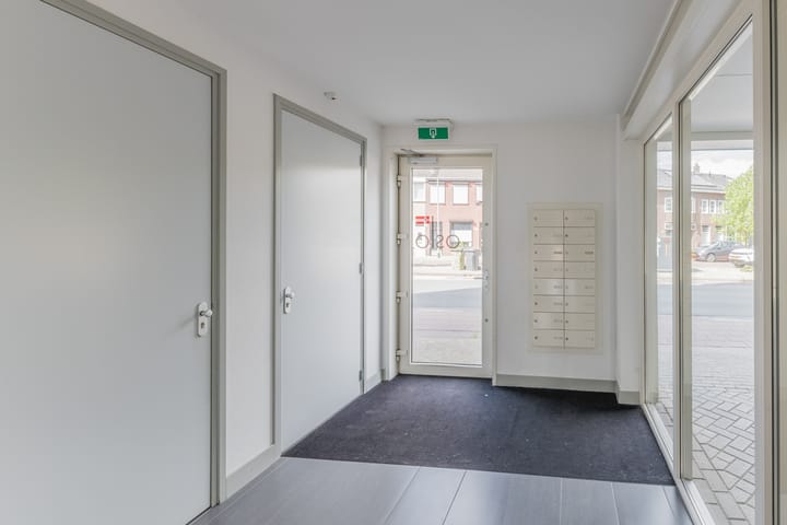 Foto 22 van Veldhovenring 64-13