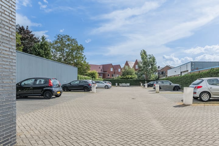 Foto 25 van Veldhovenring 64-13