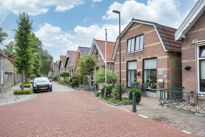 Foto 2 van 1e Hollandiastraat 12