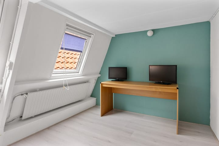 Foto 20 van 1e Hollandiastraat 12