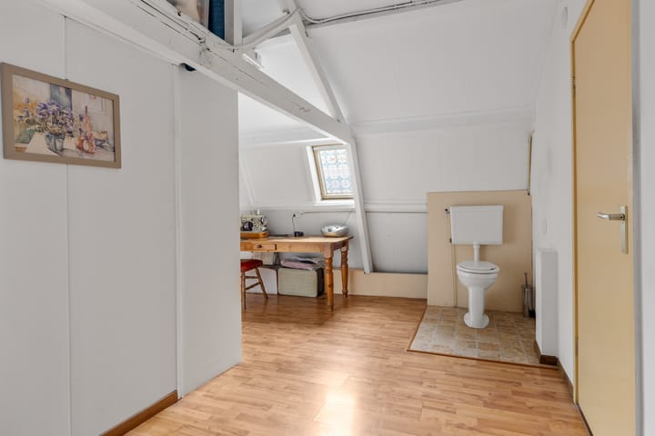 Foto 24 van 1e Hollandiastraat 12