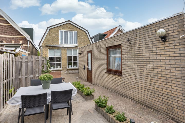 Foto 32 van 1e Hollandiastraat 12