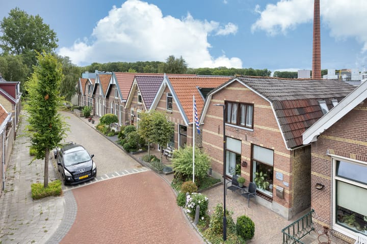 Foto 40 van 1e Hollandiastraat 12