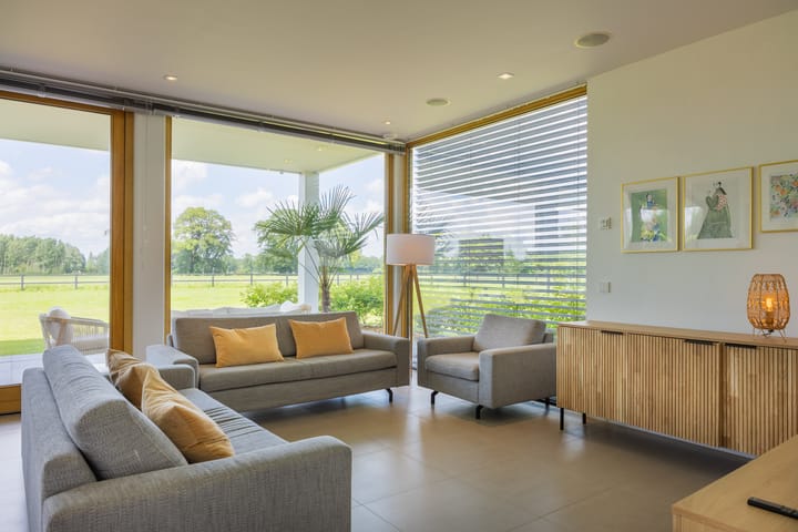 Foto 12 van Rijksweg 11-B