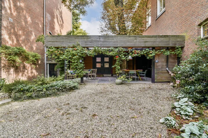 Photo 4 of Spaarndammerstraat 13-A