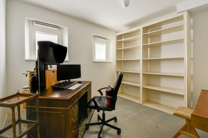 Photo 28 of Spaarndammerstraat 13-A