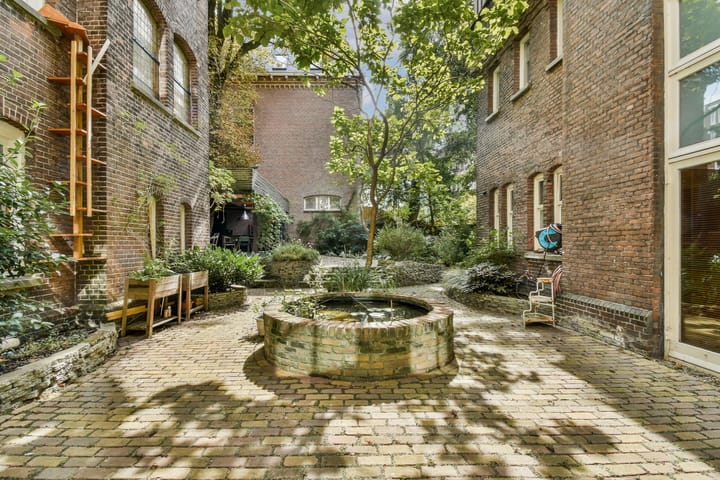 Photo 37 of Spaarndammerstraat 13-A