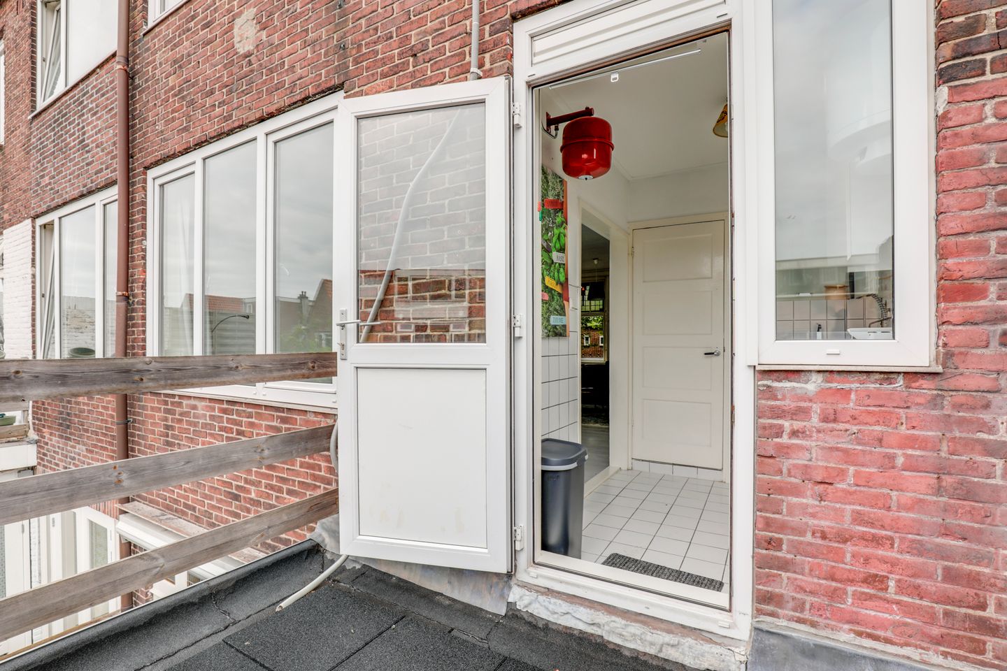 Foto 10 van Burgemeester van Tuyllkade 30-BS